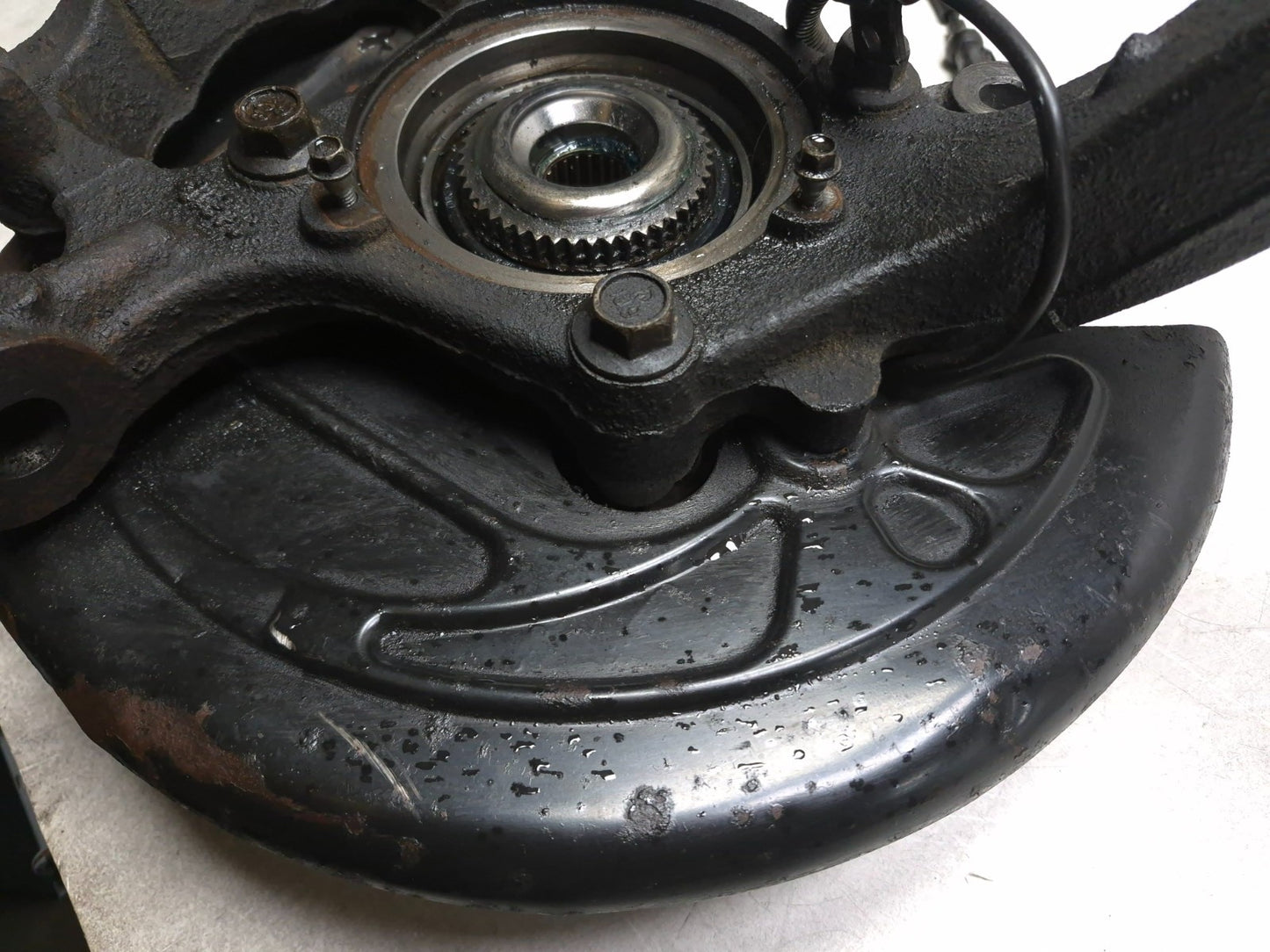 2008 Lincoln Navigator Front Spindle Knuckle Wheel Hub Driver Side Left OEM