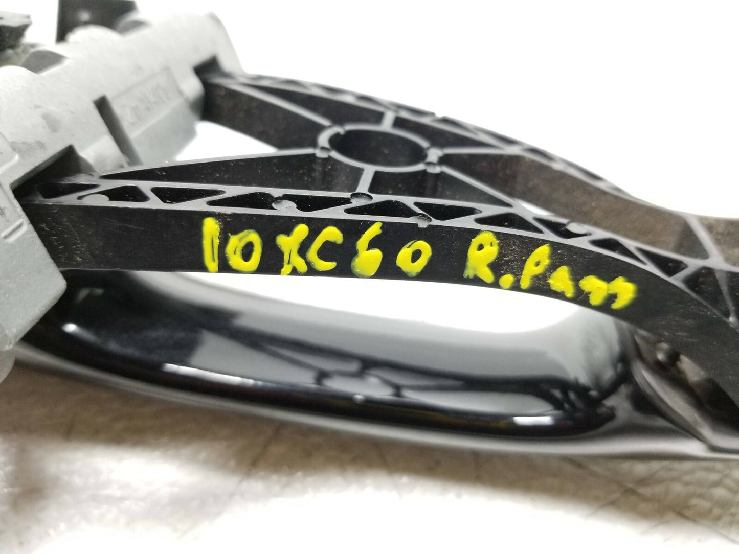 2010 Volvo XC60 Rear Passenger Exterior Door Handle OEM
