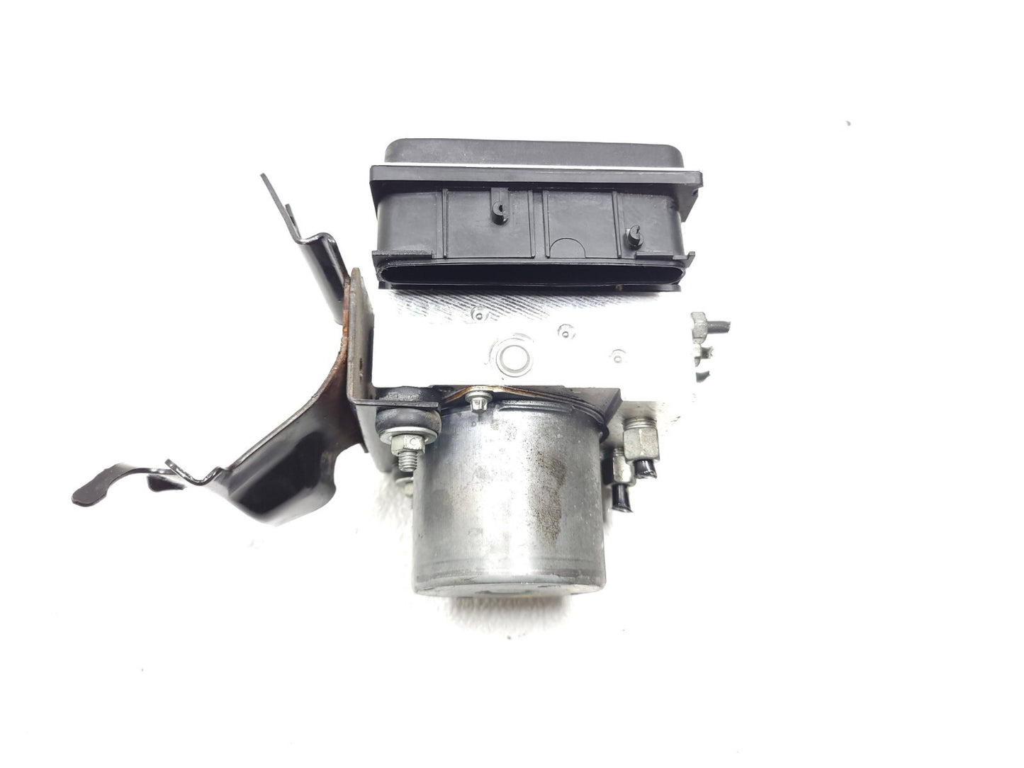 2015 Infiniti Q60 ABS Anti Lock Brake Pump OEM