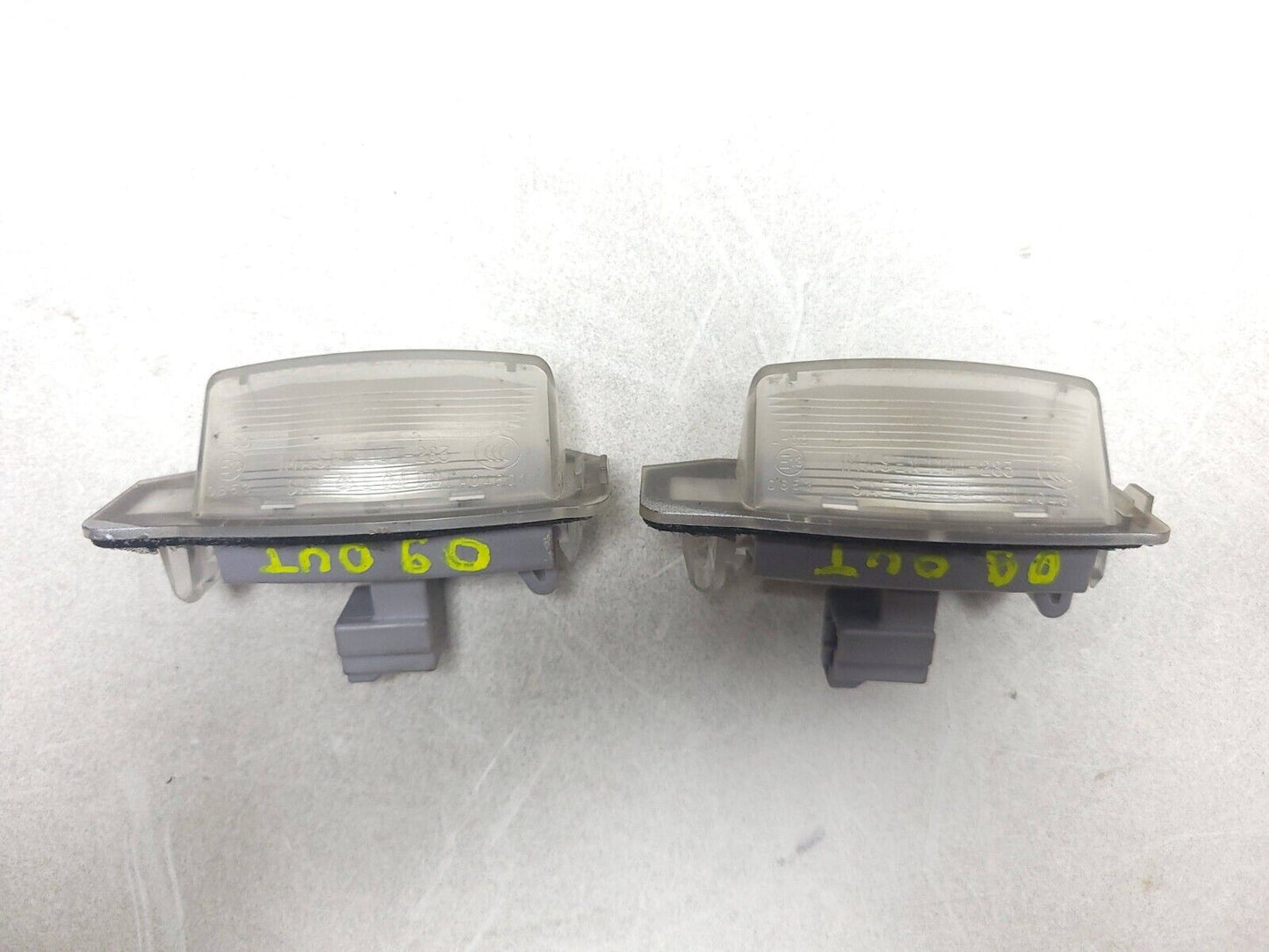 2007-2013 Mitsubishi Outlander Rear License Plate Light Lamp Pair OEM