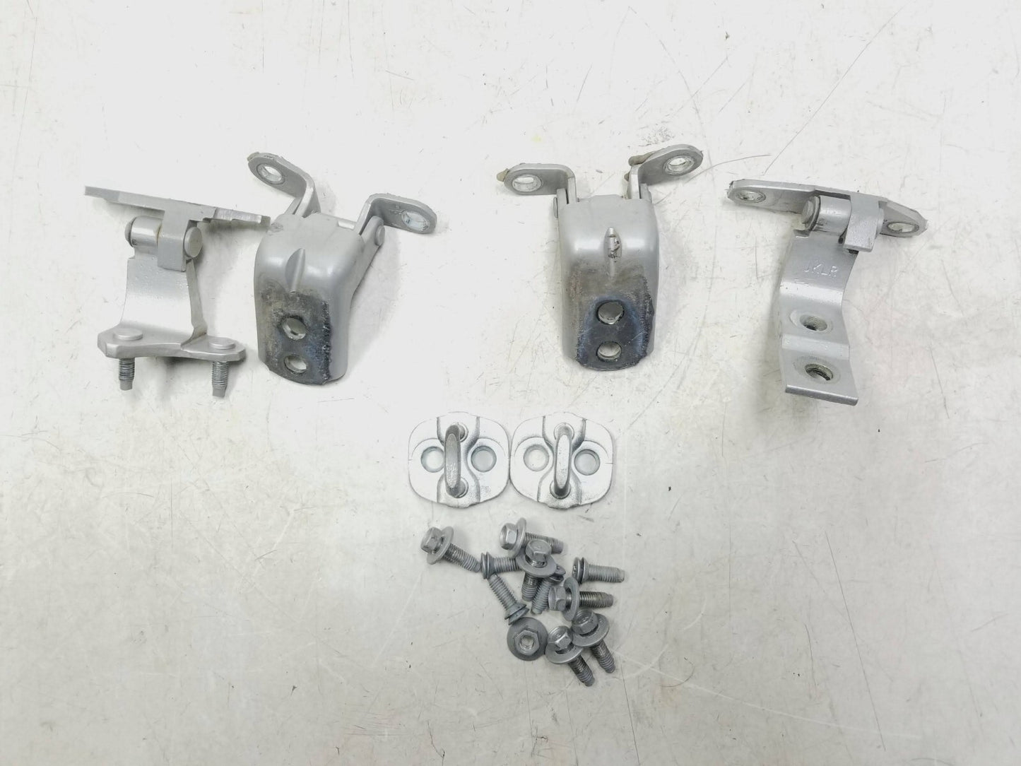2009 Infiniti G37 Passenger Side Door Hinge & Striker 6pcs W/ Bolt 10pcs OEM