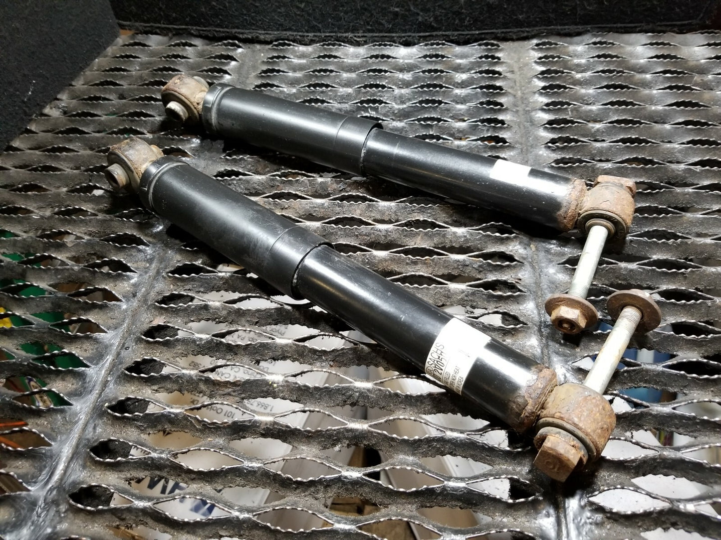 2014 Hyundai Veloster Rear Shock Strut Absorber Pair OEM