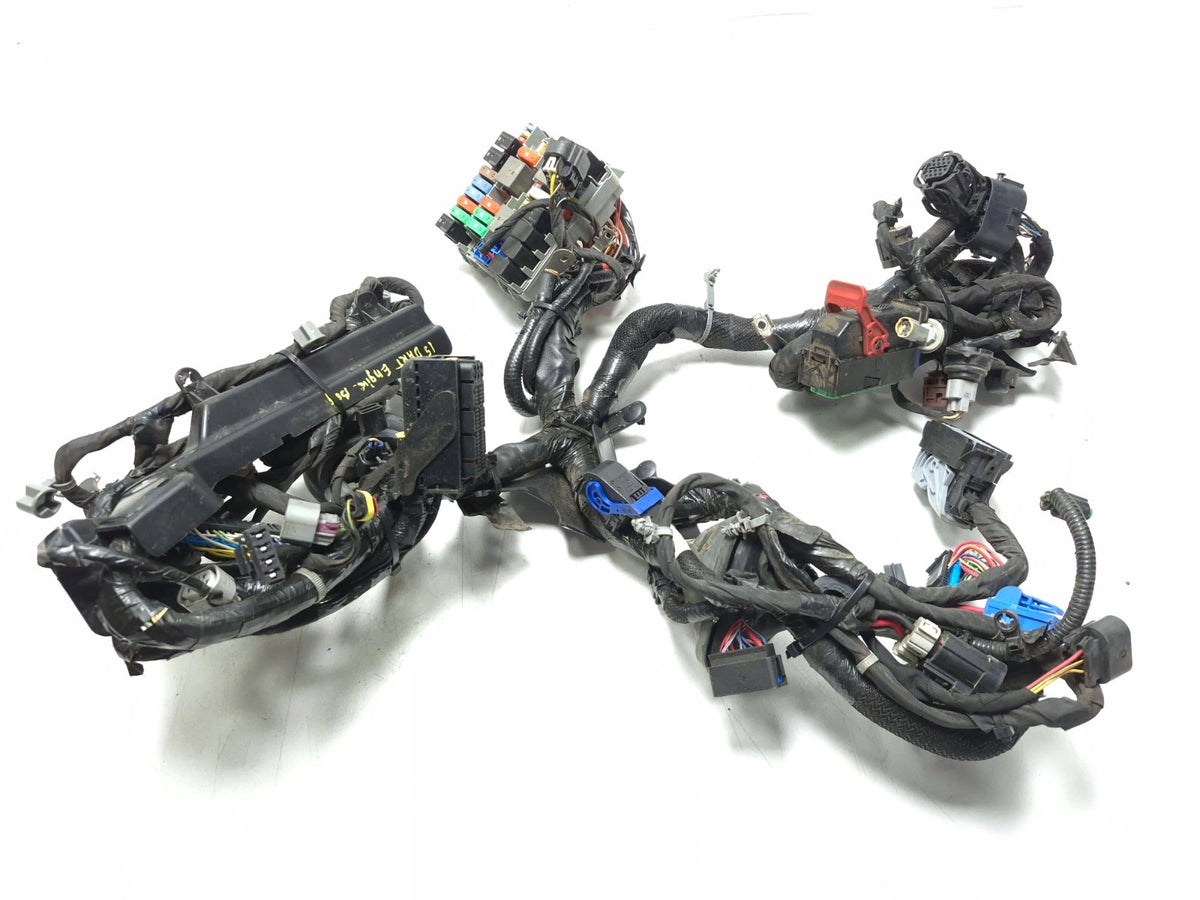 2015 Dodge Dart Engine Bay Wire Harness & Fuse Box 2.4l OEM