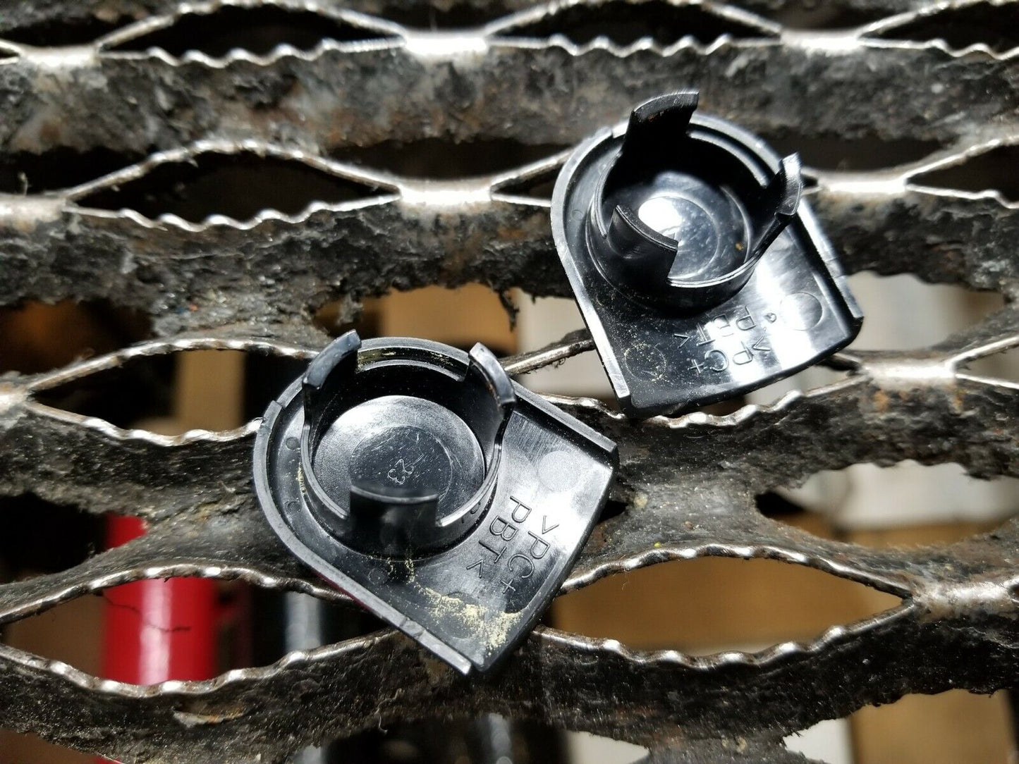 17 18 19 20 Cadillac Xt5 Wiper Arm Windshield Nut Cap  2pcs OEM