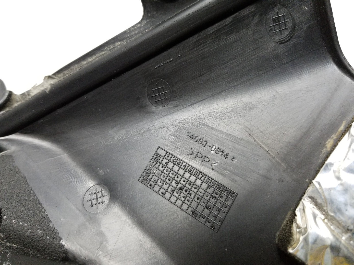 2017 - 2023 Kawasaki Er650 Z650 Tank Panel Cover Trim Cowl Left & Right OEM