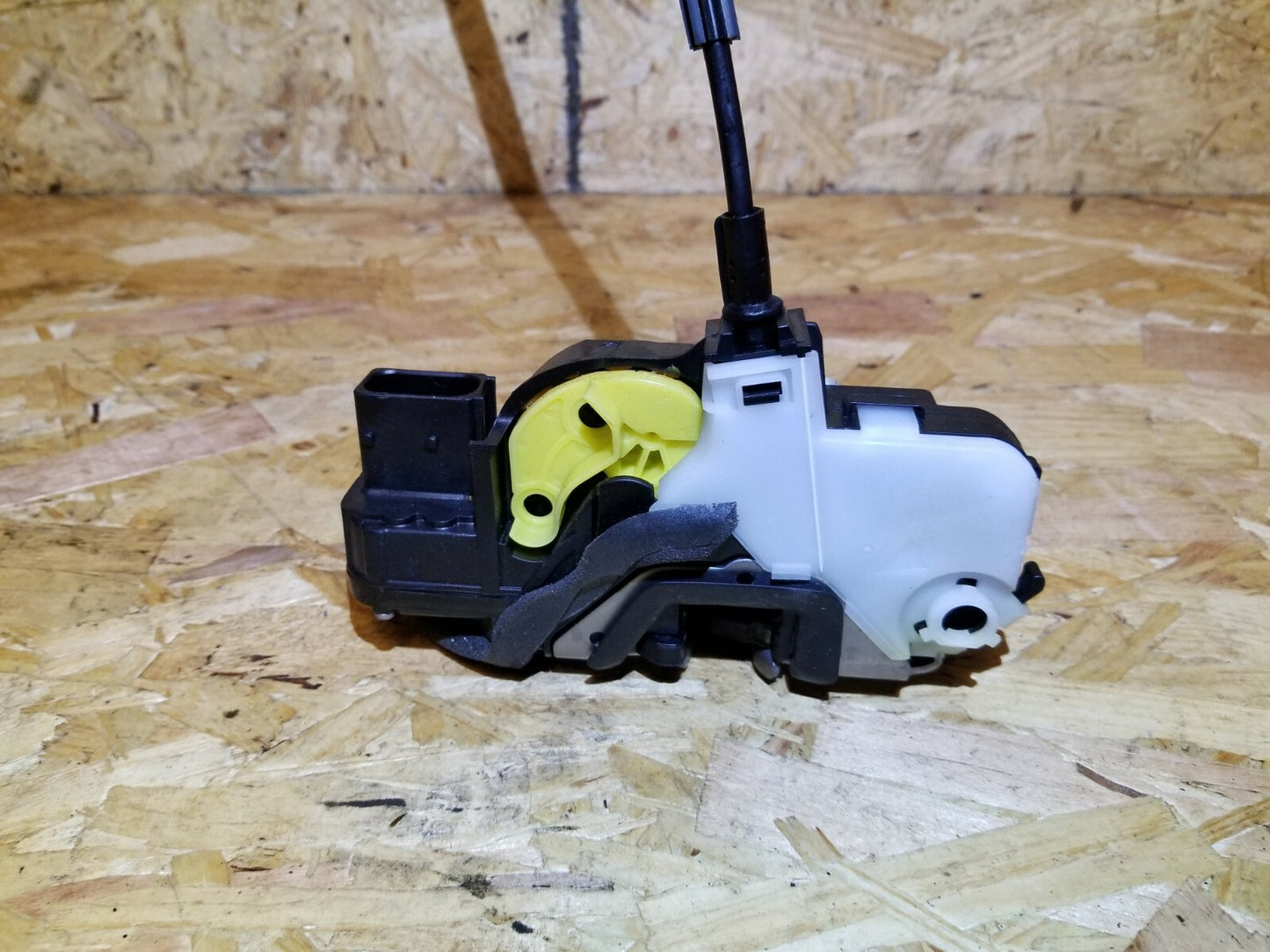 2014 Buick Regal Door Lock Actuator Front Driver Side Left OEM