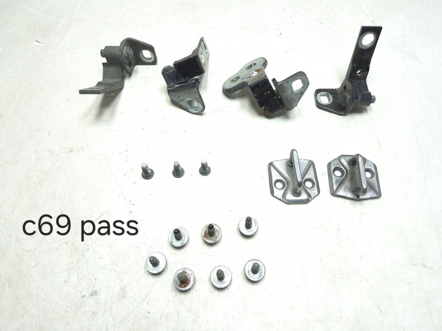 2013 Ford Focus St Door Hinge Passenger Side Oem✅