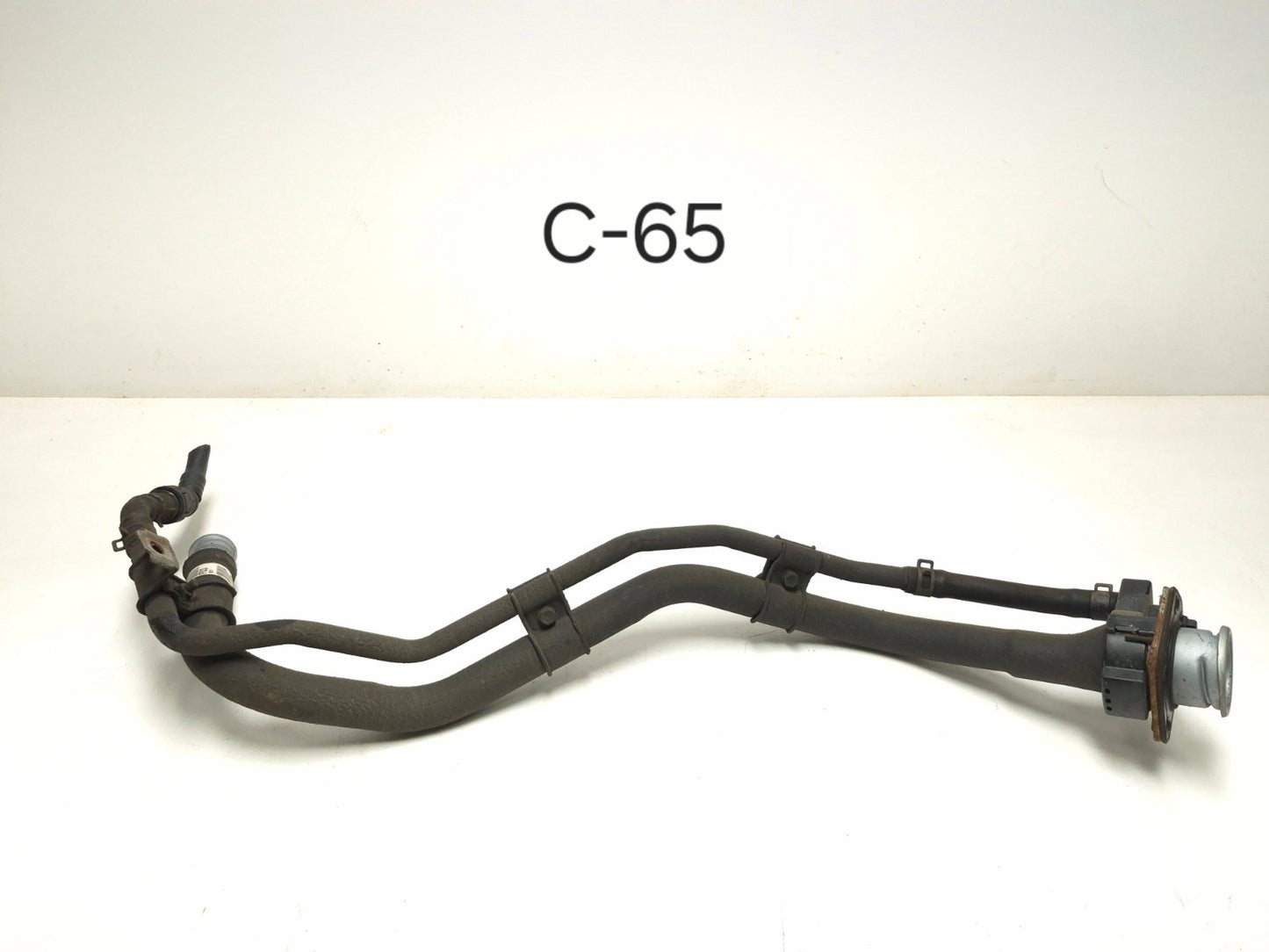 2019 Hyundai Kona Fuel Tank Filler Neck Hose Tube Pipe OEM