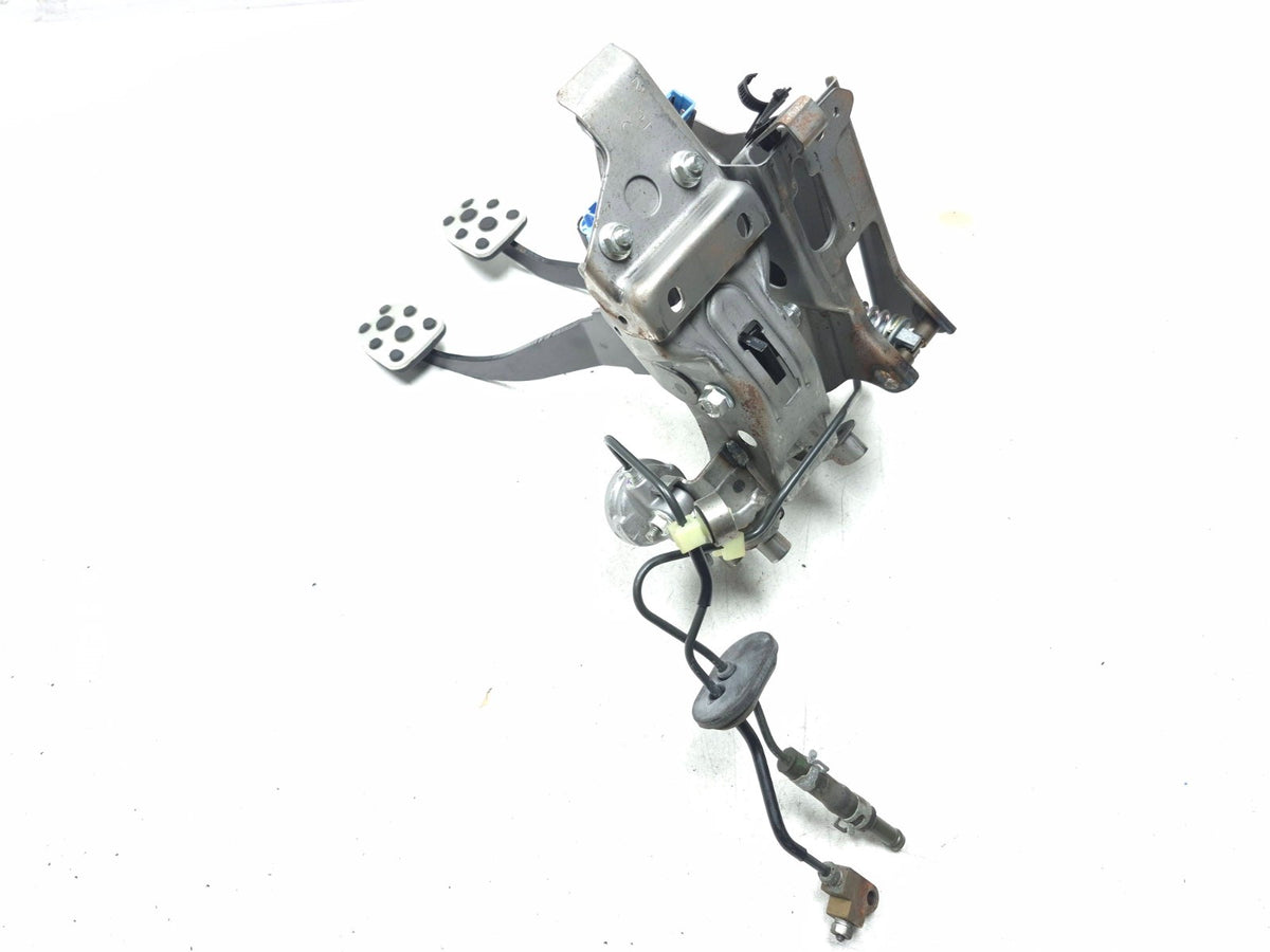 2017 Subaru Impreza Sport Brake & Clutch Pedal Assy OEM
