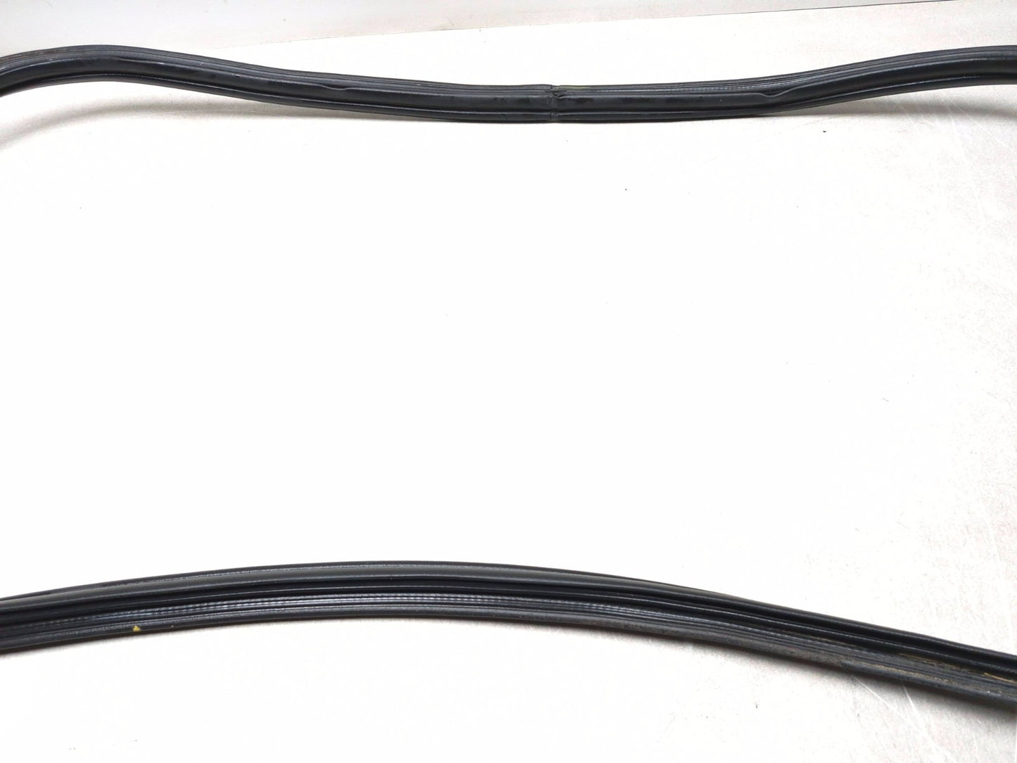 2018 Chrysler 300 Trunk Lid Weatherstrip Seal OEM
