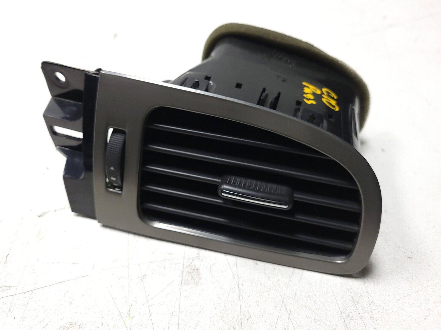 2010- 2014 Chevrolet Suburban Console Air Vent Grille W Center Left & Right OEM