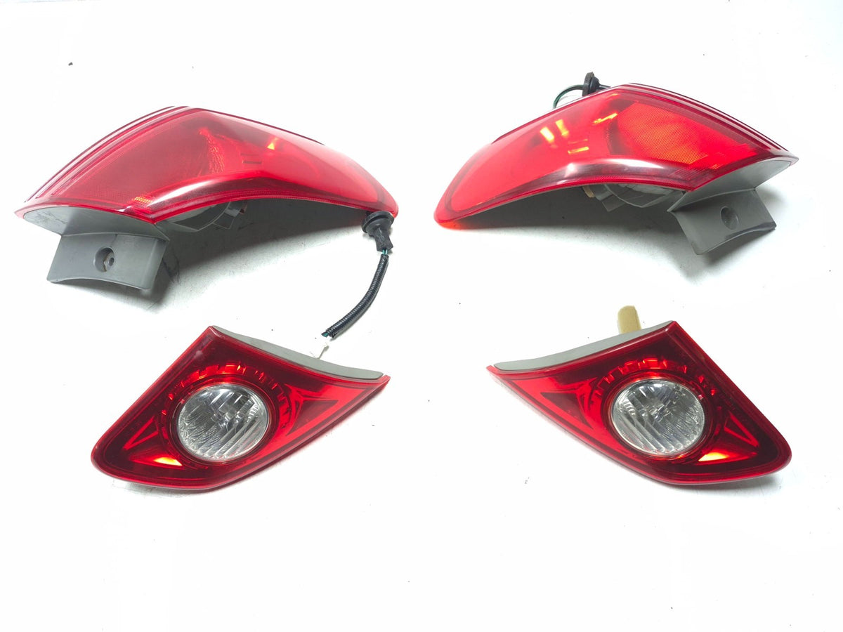 2010 Nissan Rogue Rear Tail Light Left & Right 4 Pcs OEM