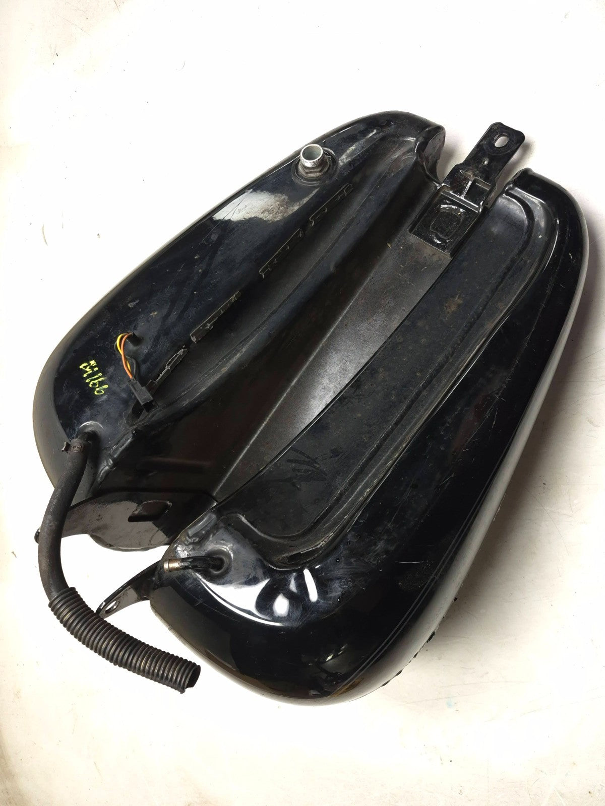 2004 Harley-davidson Softail Flstc Fuel Tank OEM