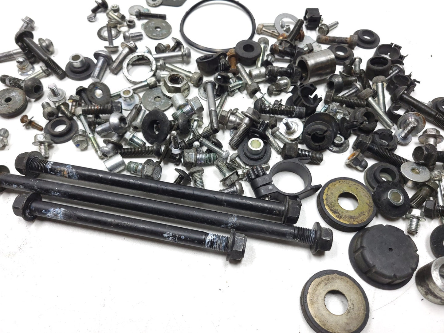 2007 Yamaha Xvs 1300 V-star Misc Chassis Bolts And Hardware OEM