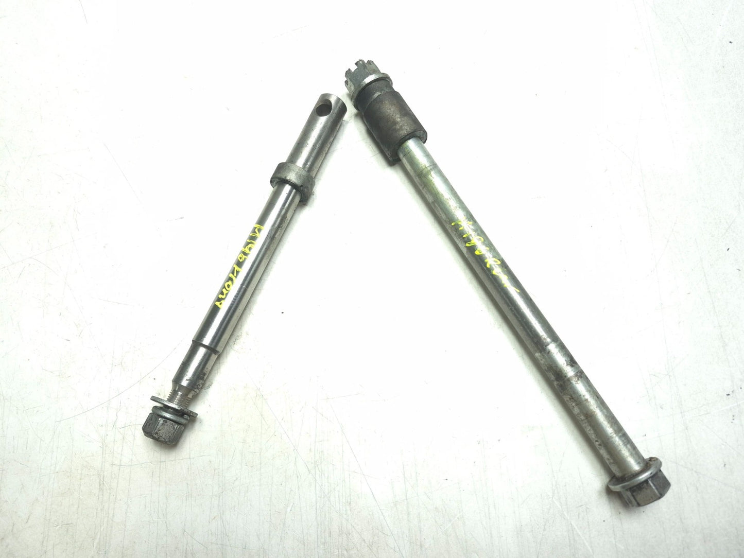 2004 Harley-davidson Sportster Xl883 Wheel Axle Front & Rear Pair OEM