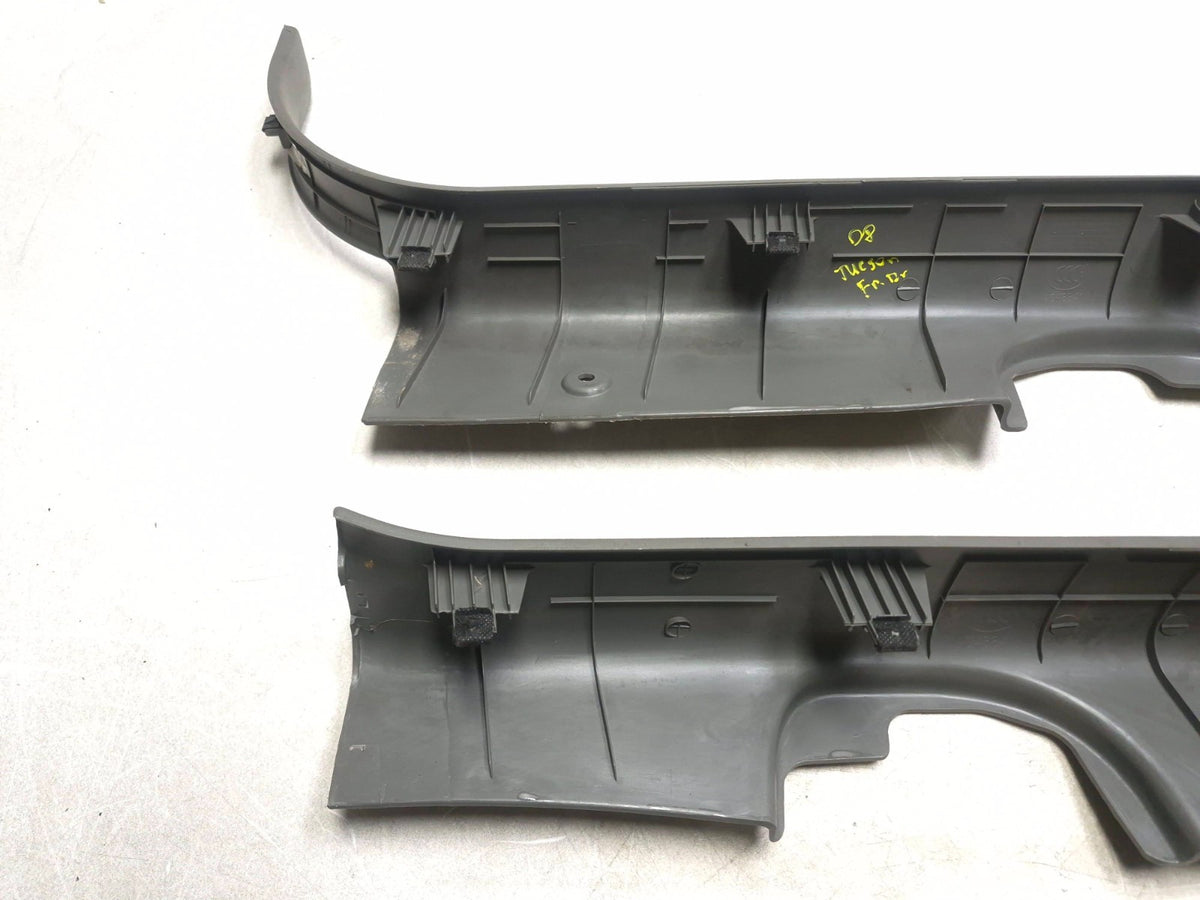 2008 Hyundai Tucson Front Door Sill Scuff Plate Left & Right OEM