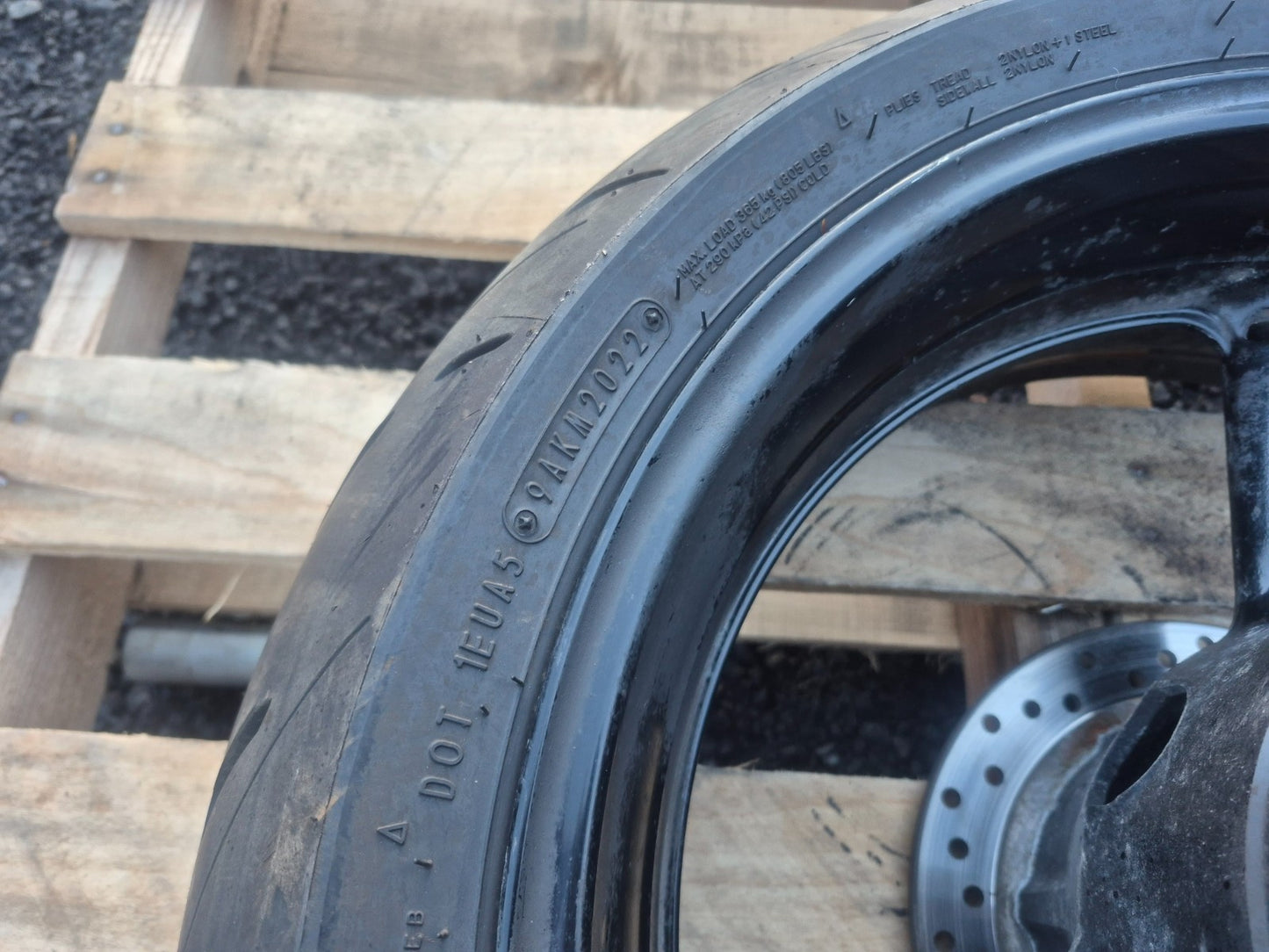 2002 Yamaha R6 Yzf-r6 Rear Wheel Rim J17xmt5.50 & Tire 180/55zr17 OEM