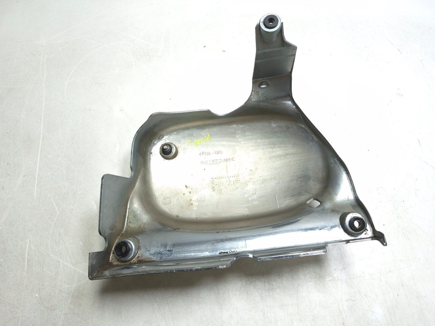 2004 Suzuki Intruder Volusia Vl800 Left Engine Cover Lower OEM