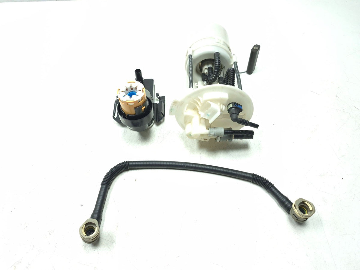 2015 Jeep Renegade Fuel Pump & Pump Valve & Tube 3 Pcs OEM