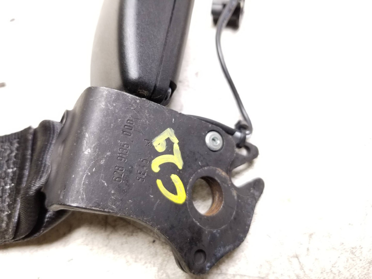 2017 Jaguar Xe Rear Driver Side Left Seatbelt Buckle OEM T4n9487pvj