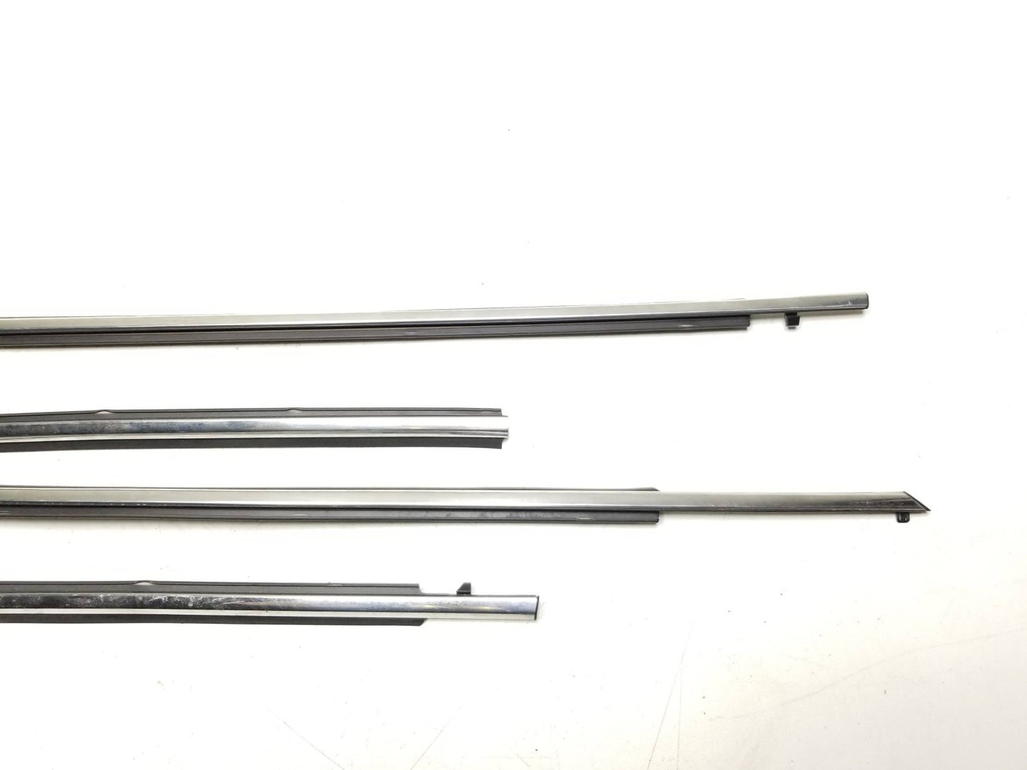 11-17 Lexus CT200h Door Window Seal Belt Molding 4pcs Oem✅
