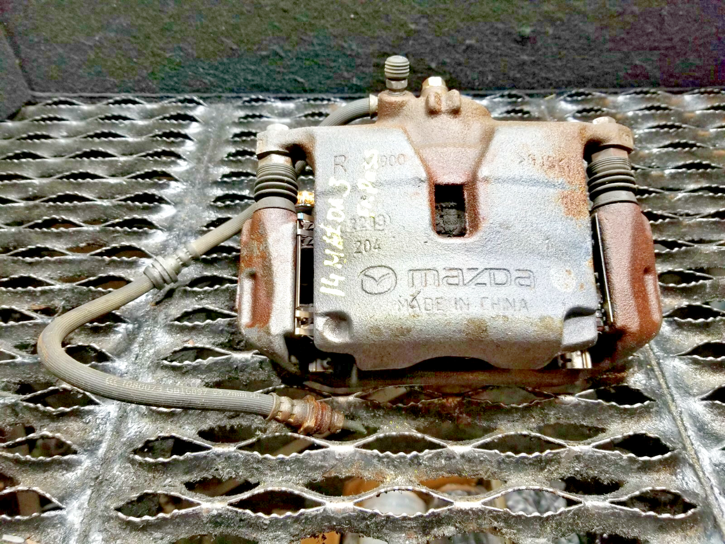 2014 Mazda 3 2.0l Front Brake Caliper Right Passenger Side OEM