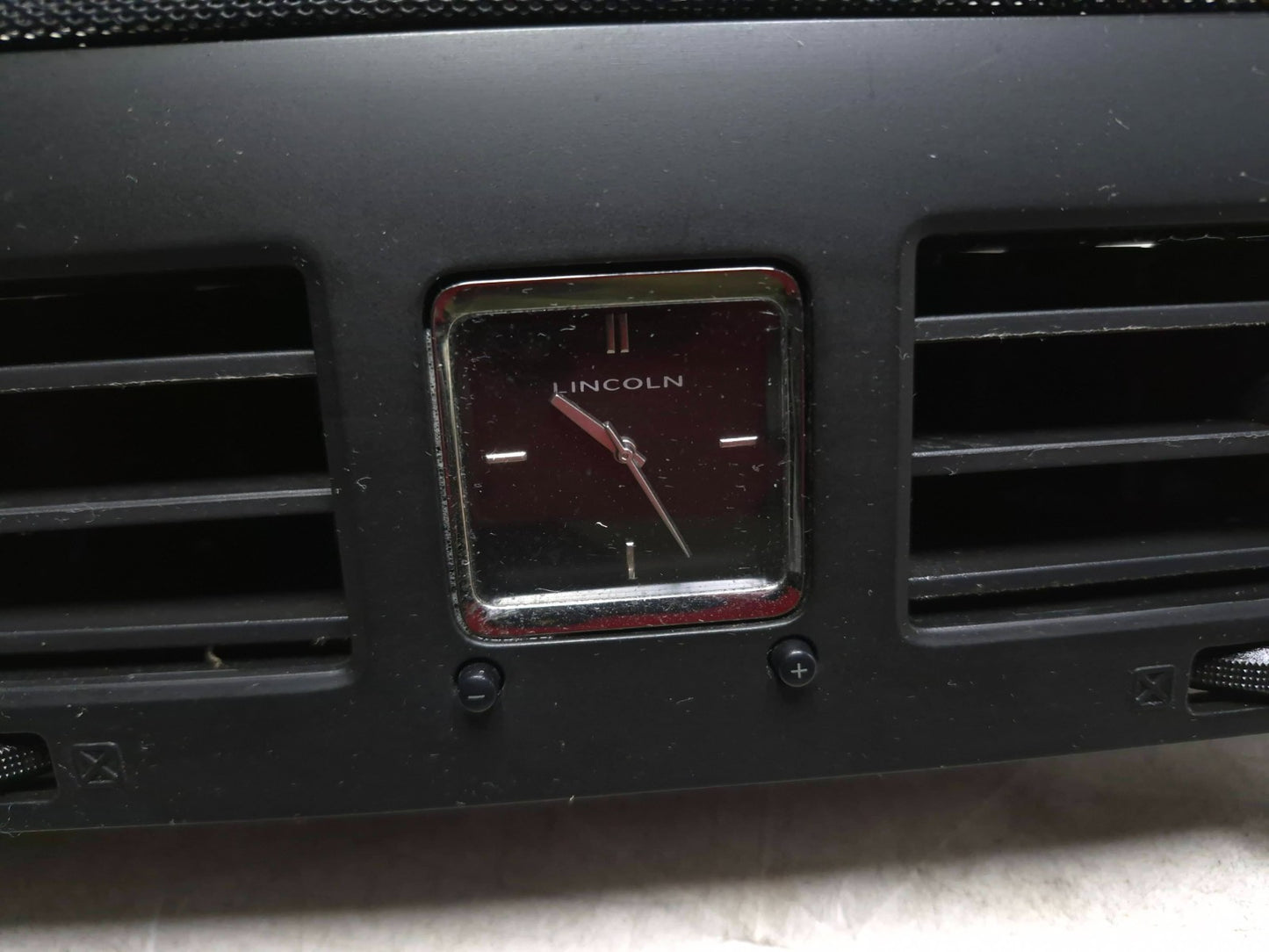 2008 Lincoln Navigator Center Dash A/c Vent Trim W/ Clock Thx OEM