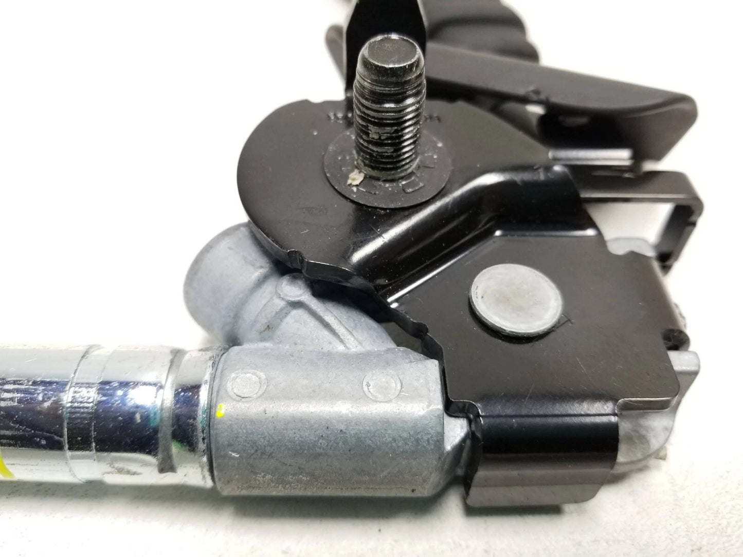 2018 Kia Forte Front Seat Belt Anchor Tensioner Passenger Right OEM