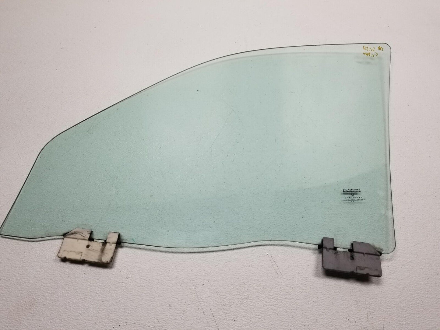 2006 - 2010 Jeep Grand Cherokee Front Door Window Glass Passenger Right Side OEM