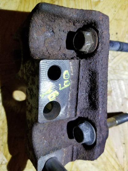 08 09 10 Scion Xb 2.4l Engine Mount Bracket OEM