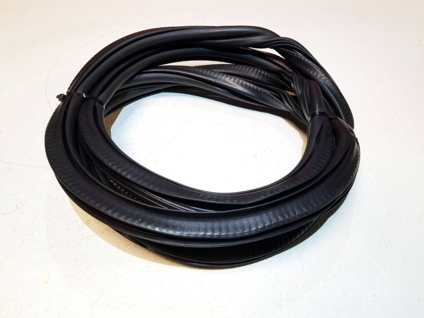 12 13 14 15 Audi A6 Front Right Passenger Door Weatherstrip Seal OEM