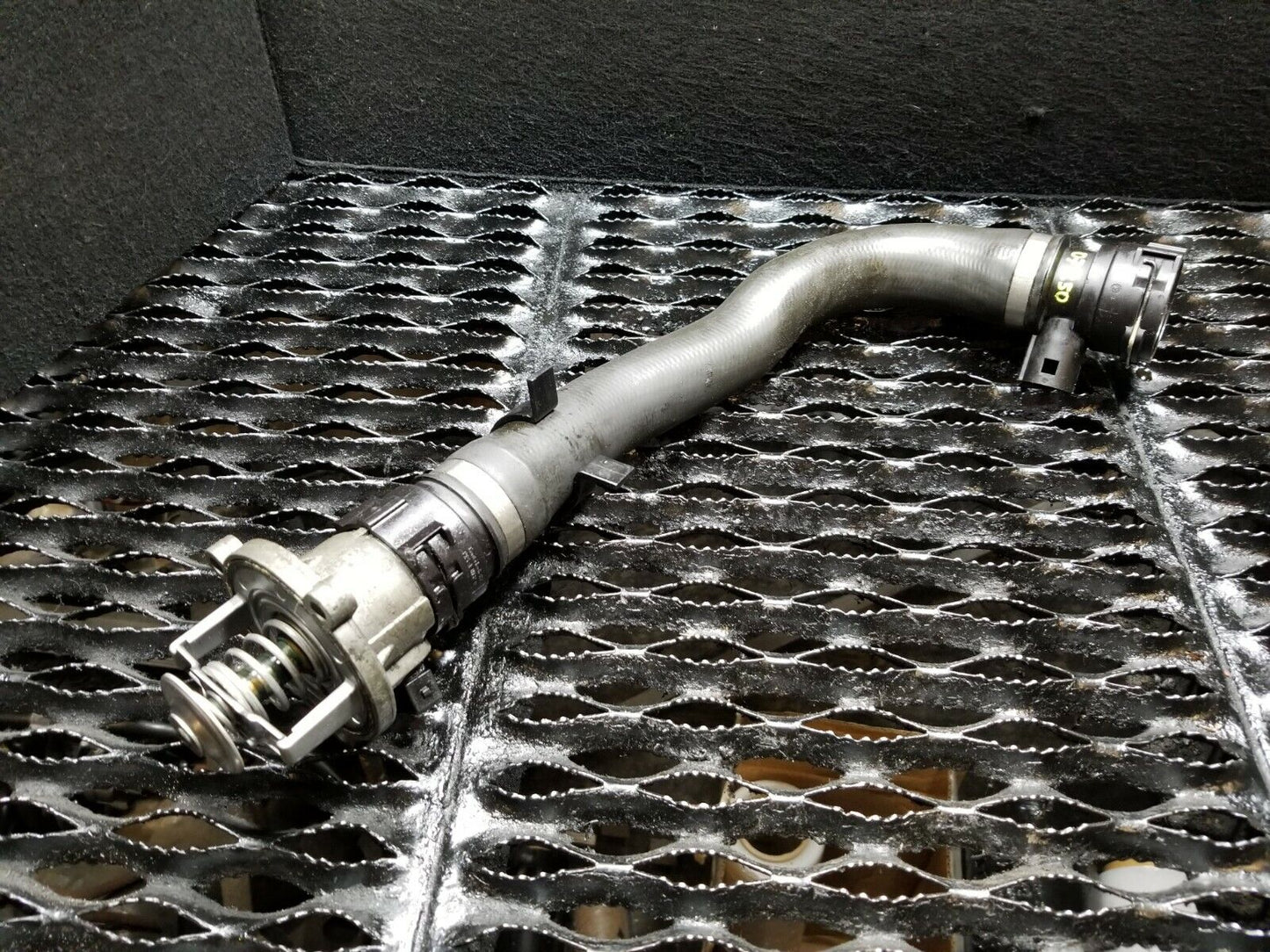 06 07 08 09 10 BMW 650i E63 At Radiator Lower Water Hose Pipe OEM