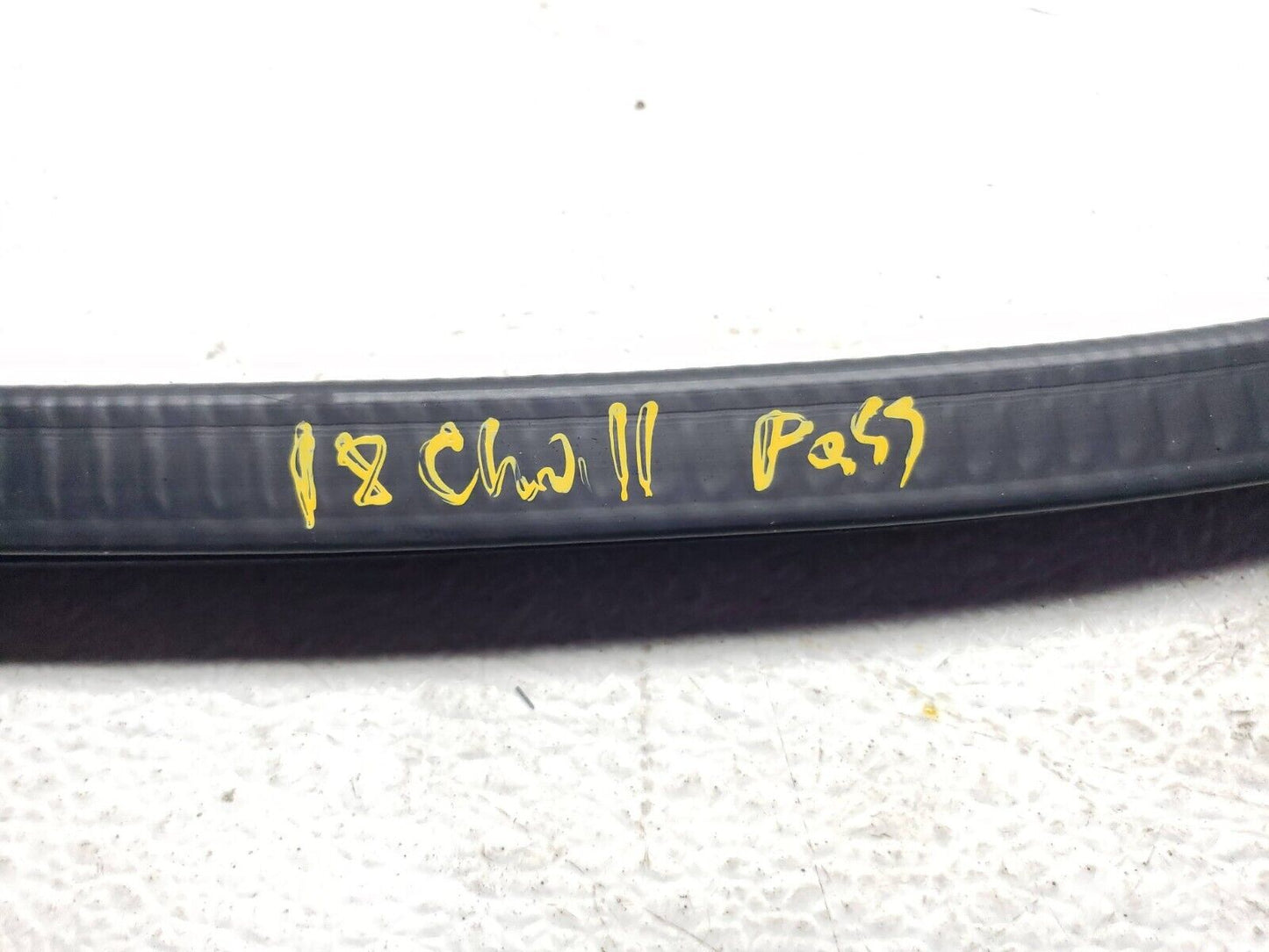 15 16 17 18 Dodge Challenger Right Pass Upper Weatherstrip Seal OEM