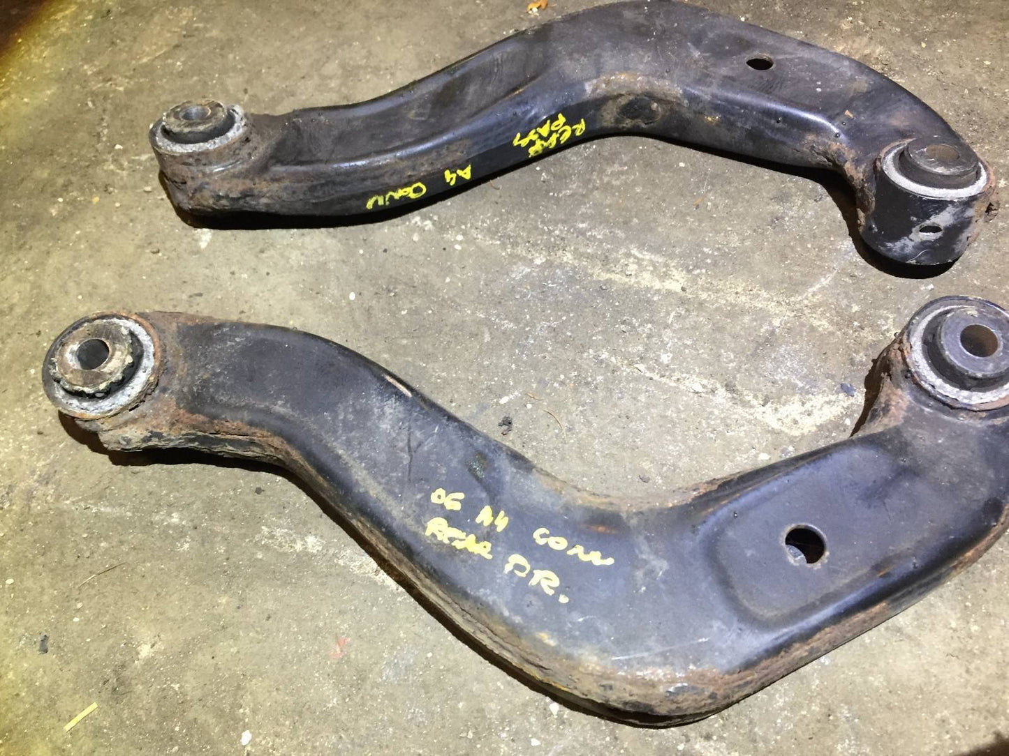 02 03 04 05 06 Audi A4 B6 Rear Left & Right Upper Control Arm Pair OEM