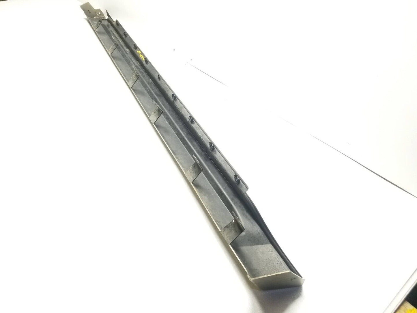 2006 - 2010 Jeep Grand Cherokee Rocker Panel Skirt Molding Right Pass Side OEM