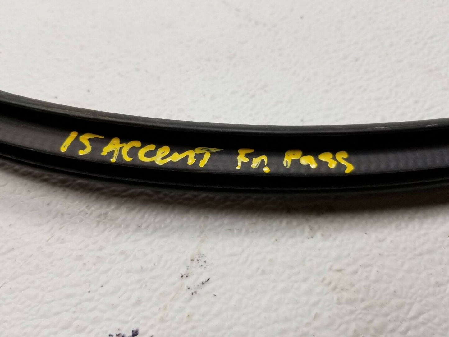 15 16 17 Hyundai Accent Hatch Front Right Pass Door Weather Strip Seal OEM
