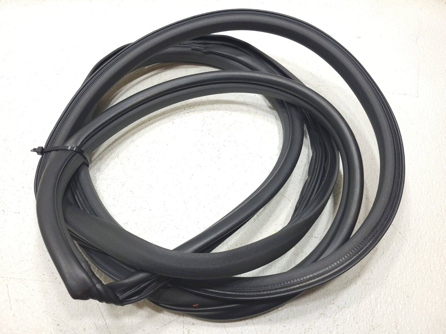 2014 2015 Infiniti Q60 Coupe Door Weatherstrip Seal Right Passenger Side OEM