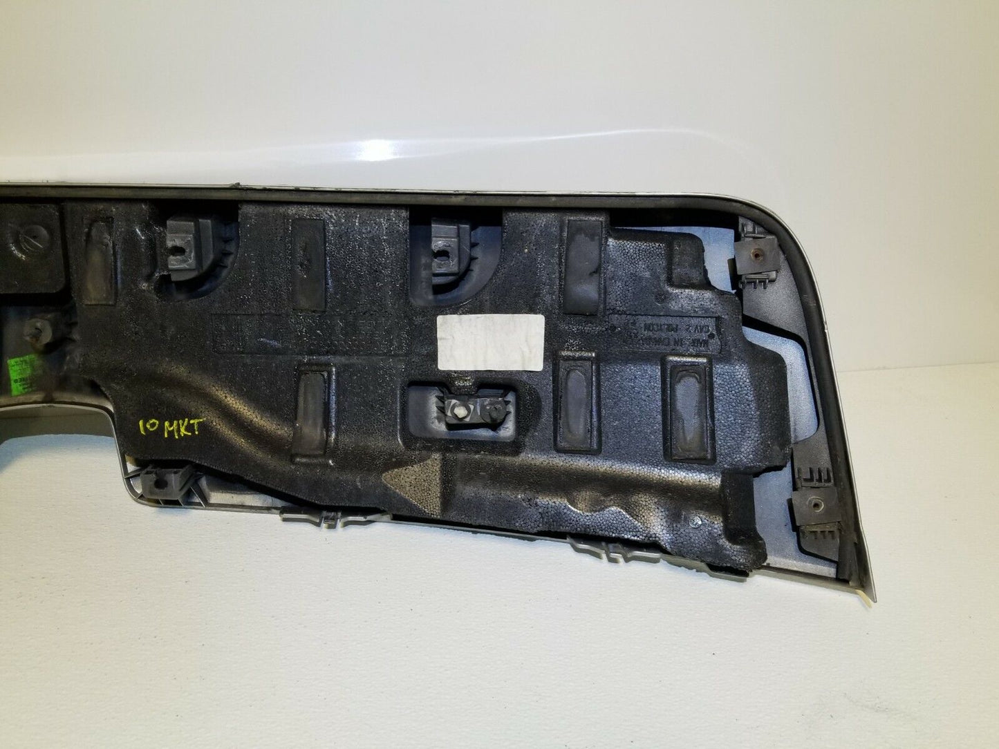 10 11 12 Lincoln MKT Trunk Tailgate Trim Molding OEM