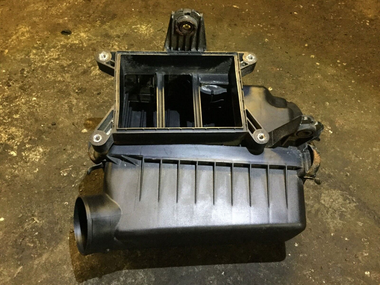 06 07 08 09 10 11 Kia Rio 1.6l Air Cleaner Housing Box OEM