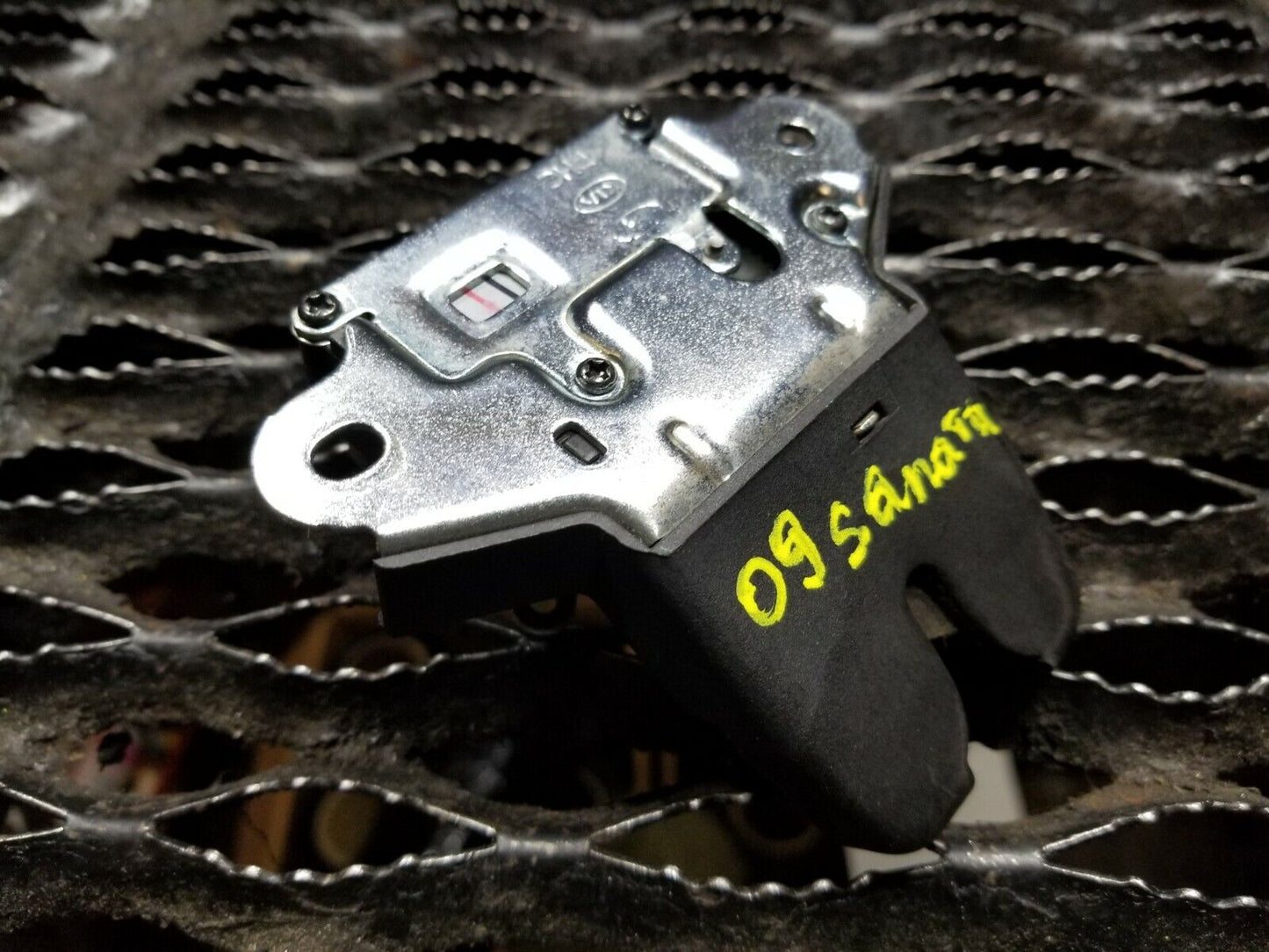06 07 08 09 10 Hyundai Sonata Trunk Lid Lock Latch Actuator OEM