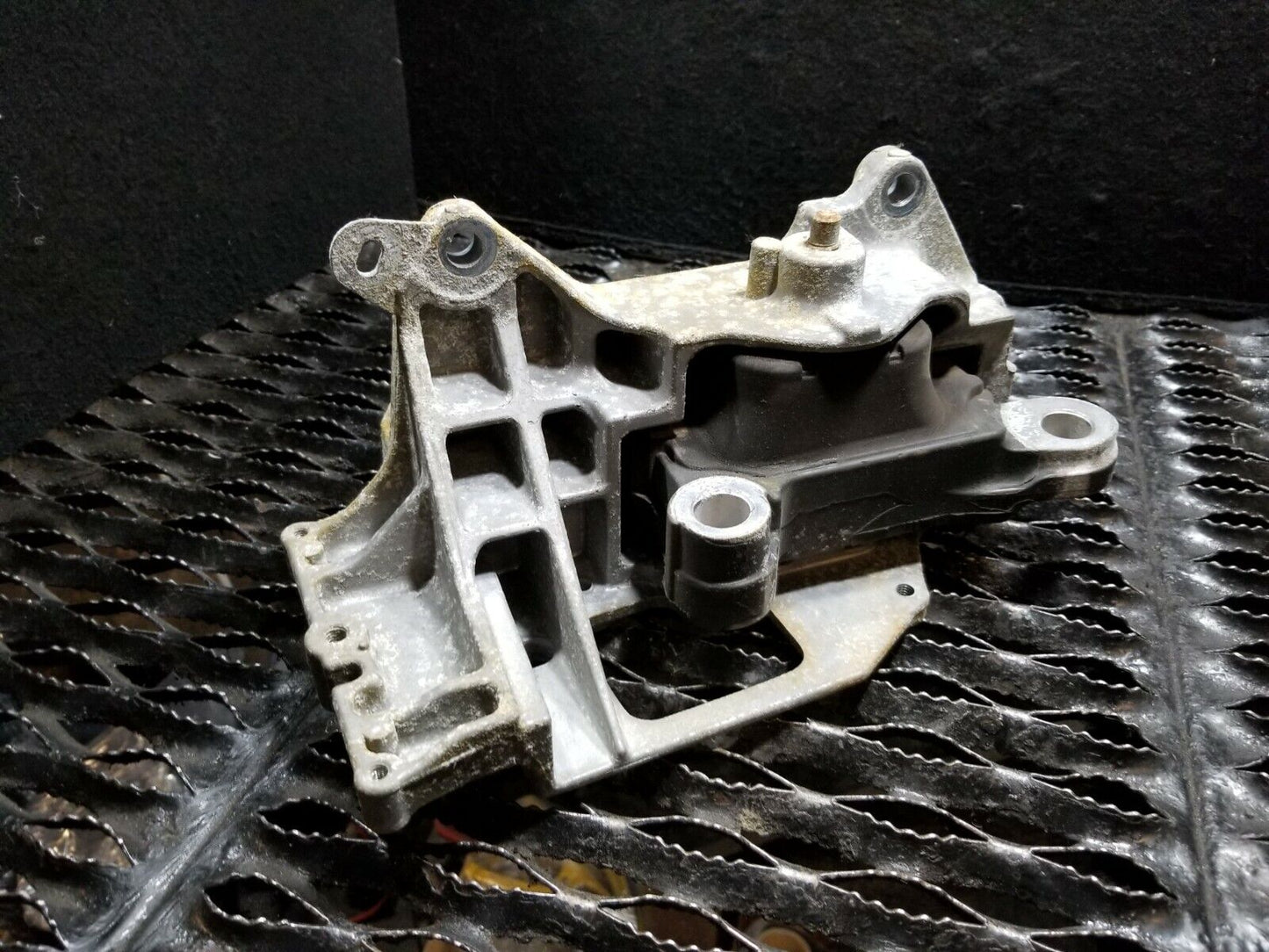 11 12 13 14 Nissan Juke Engine Mount Driver Side OEM