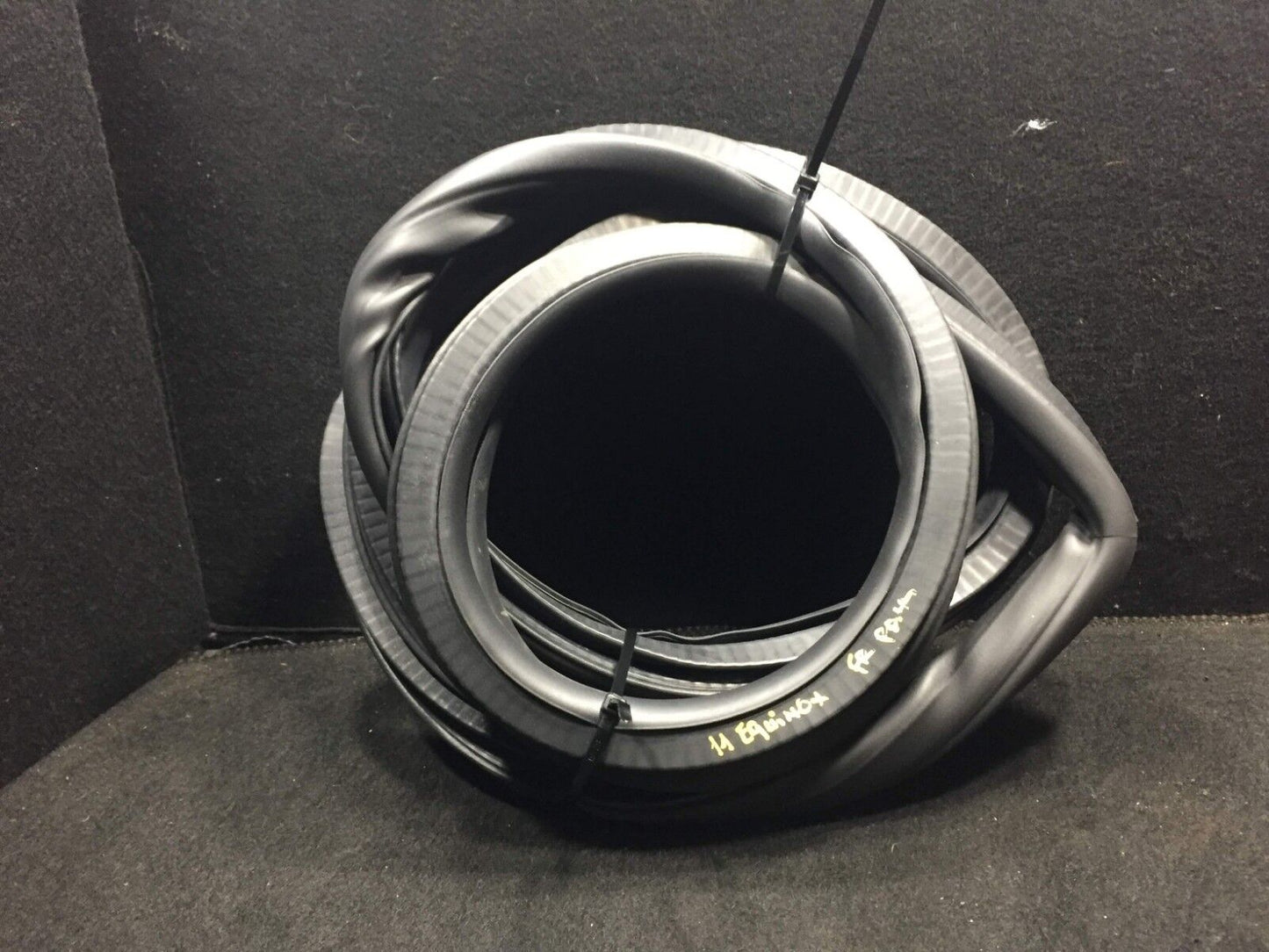 10 11 12 13 Chevrolet Equinox Front Right Pass Door Weater Stirp Seal OEM