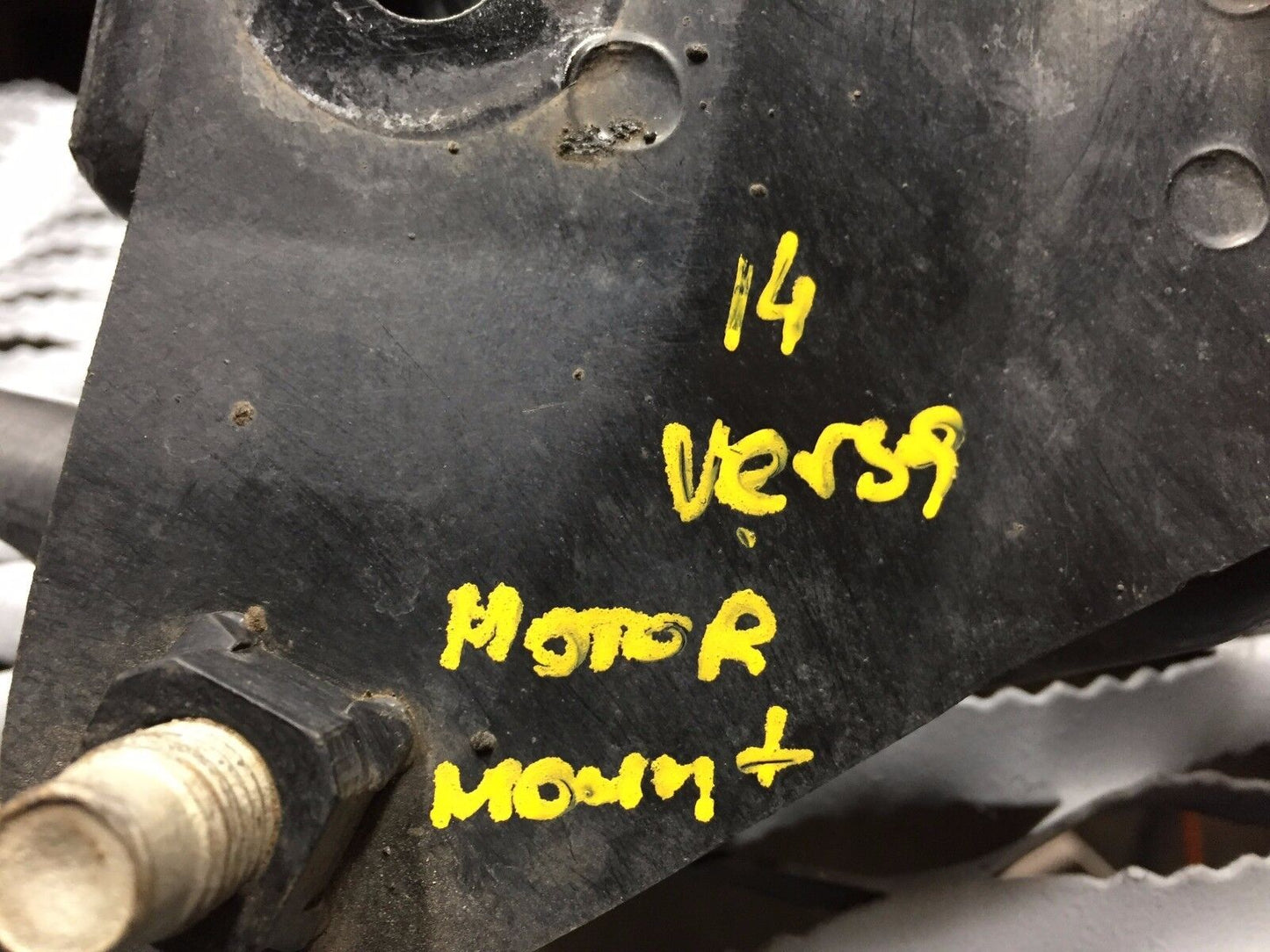 14 15 16 17 Nissan Versa Sdn Engine Motor Mount Right Passenger Side OEM