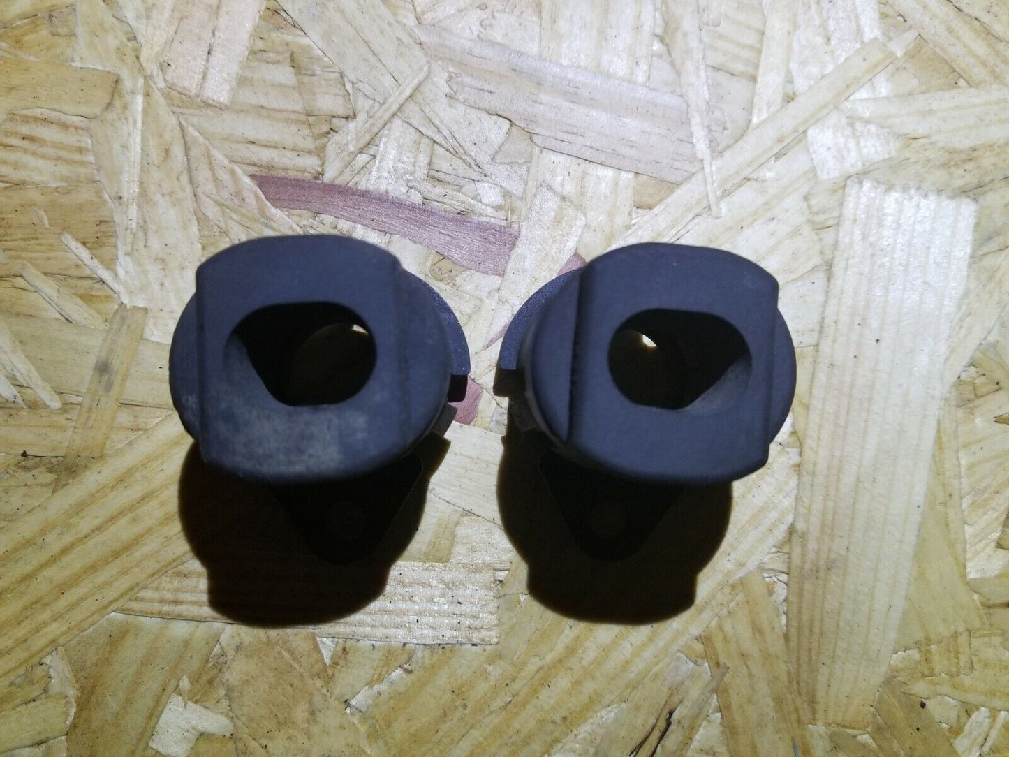 05 06 07 08 09 Volvo S40 Radiator Support Bracket 2pcs OEM