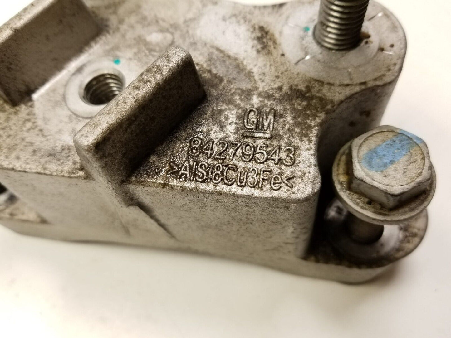 18 19 20 21 Chevrolet Equinox Transmission Left Side Mount Support Bracket OEM