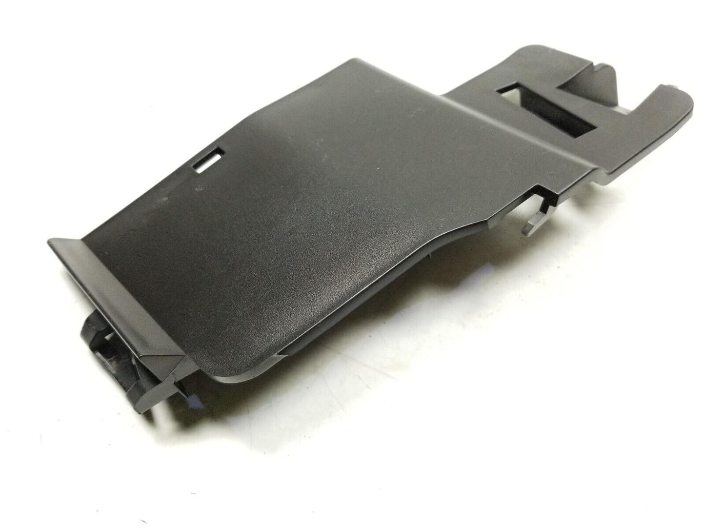 2013 - 2018 Cadillac Ats Under Dash Cover Passenger Side Right 22745588 OEM