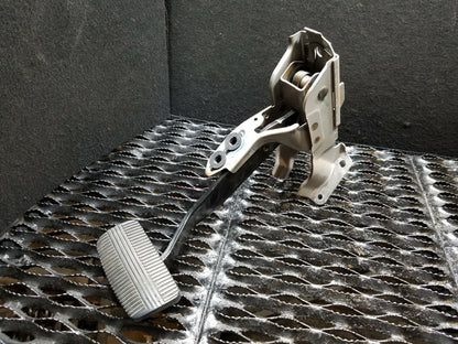 06 07 08 Infiniti Fx35 Brake Pedal OEM