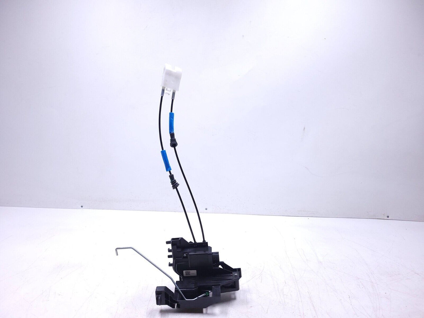 20 21 22 Hyundai Venue Front Door Lock Latch Actuator Right Passenger Side OEM