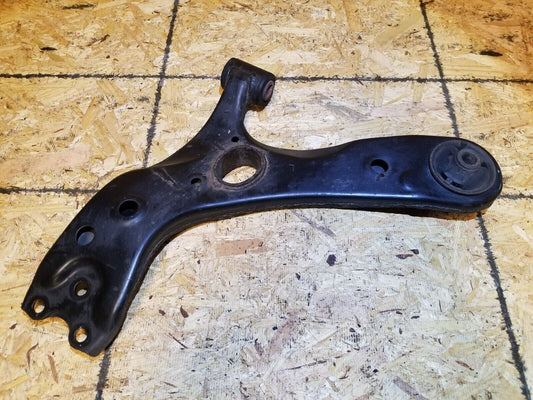 11 12 13 14 15 Lexus CT200h Front Left Driver Side Lower Control Arm OEM
