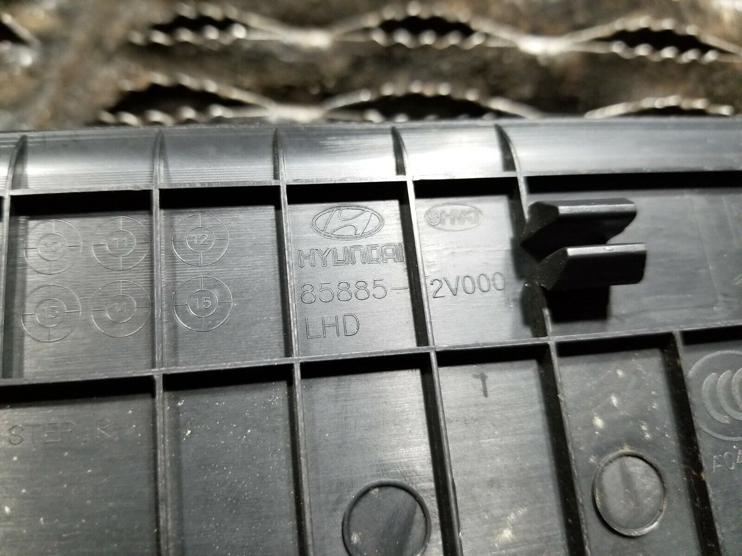 12 13 14 15 16 Hyundai Veloster Front Right Pass Door Scuff Step Sill Plate OEM